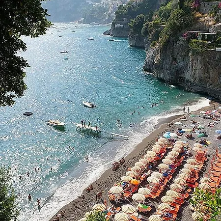 Sleeps 12 With Pool And Air Con *
