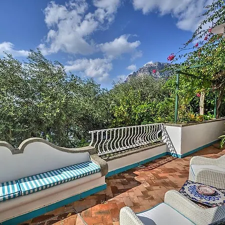 Sleeps 12 With Pool And Air Con Arienzo
