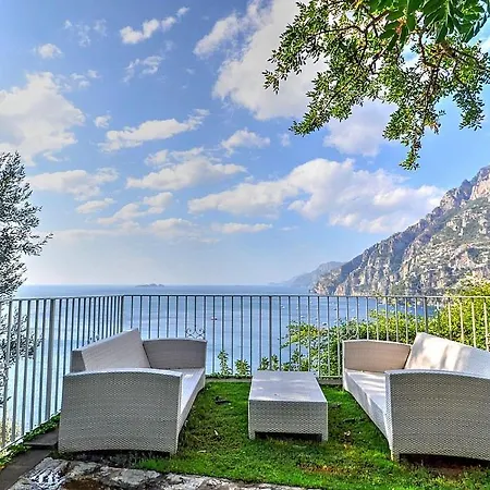 Sleeps 12 With Pool And Air Con Villa