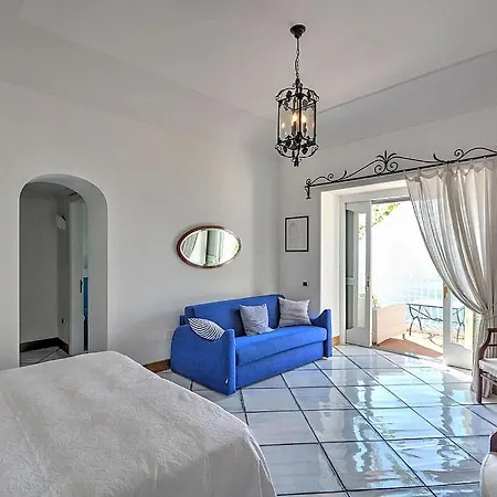 Villa Sleeps 12 With Pool And Air Con *