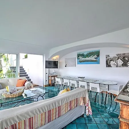 Villa Sleeps 12 With Pool And Air Con