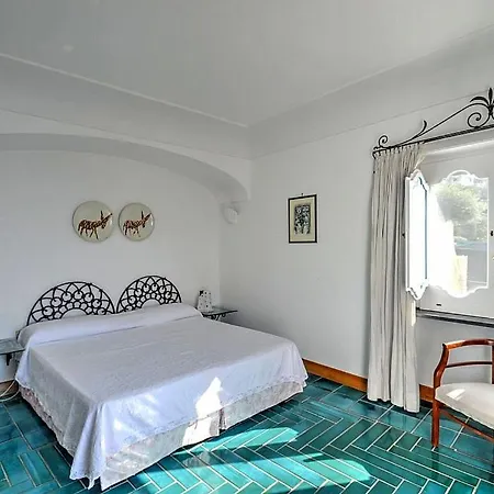 Sleeps 12 With Pool And Air Con Villa *