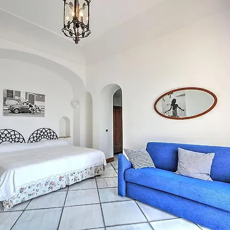 Villa Sleeps 12 With Pool And Air Con Arienzo