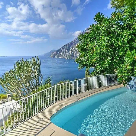 Sleeps 12 With Pool And Air Con Villa *