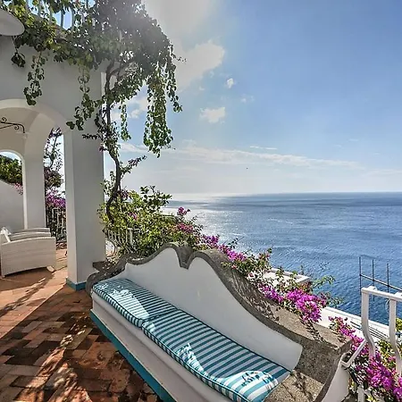 Sleeps 12 With Pool And Air Con *
