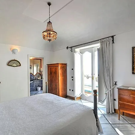 Sleeps 12 With Pool And Air Con * Arienzo