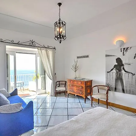 Sleeps 12 With Pool And Air Con Villa