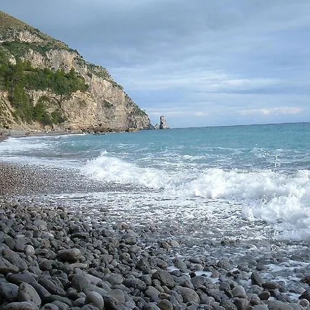 Villa Sleeps 12 With Pool And Air Con Arienzo