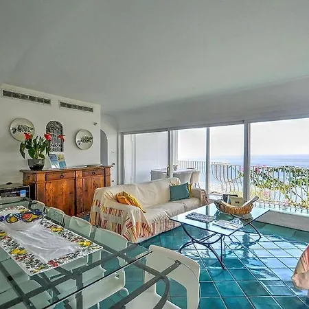 Sleeps 12 With Pool And Air Con *