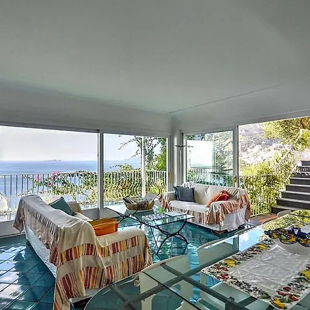Sleeps 12 With Pool And Air Con